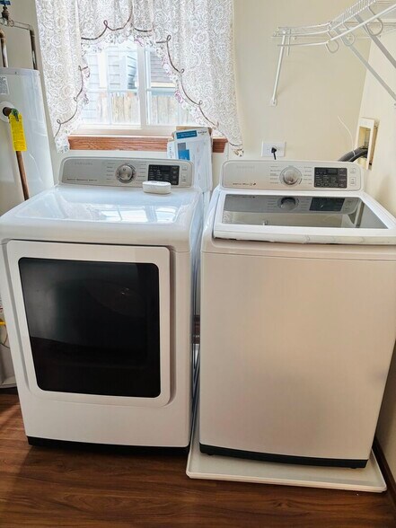 Building Photo - 2016 Harrison Ave