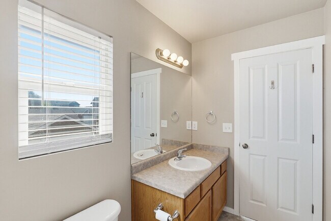 Building Photo - $2,245.95, 3 Beds - 3.5 Bath, Single Family Home in Colorado Springs with 2 Car Attached Garage!