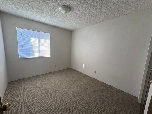 Building Photo - 15th St