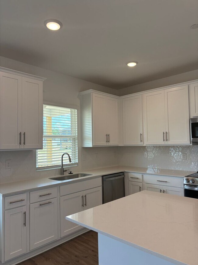 Building Photo - 3 Bed/2.5 Bath New Construction | Covered Deck + Open Living | Columbia, TN