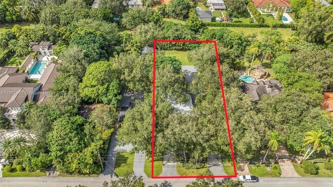 Building Photo - 6830 SW 69th Ave