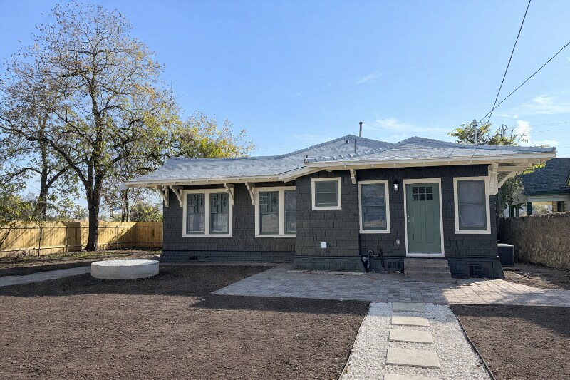 Building Photo - 843 Rigsby Ave