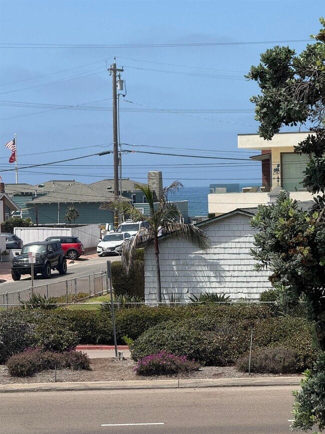 Building Photo - 2305 Camino Del Mar