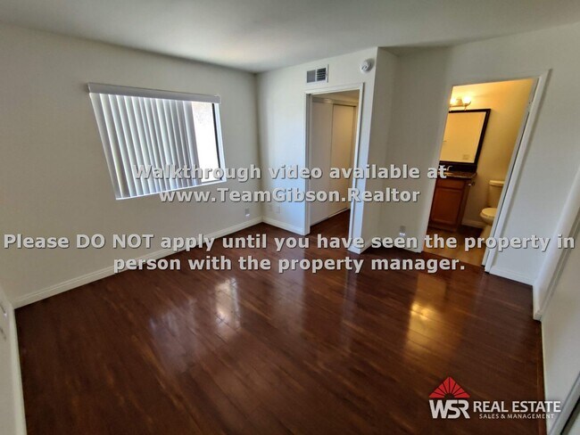 Building Photo - 1 Bedroom / 1 Bathroom Condo W/ garage