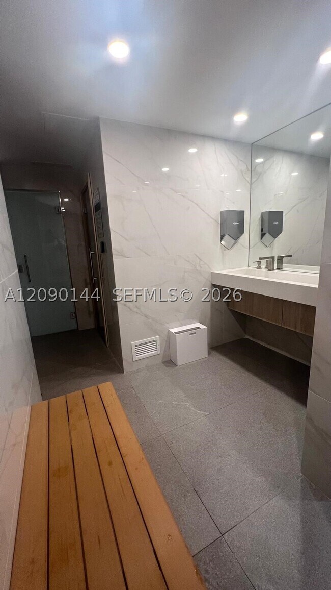 Building Photo - 345 Ocean 525