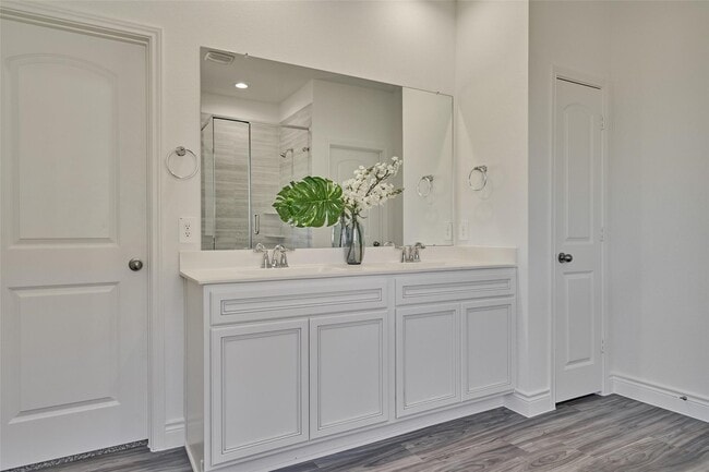 Building Photo - 981 Youth Water Rd