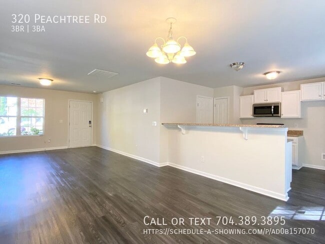 Building Photo - 320 Peachtree Rd