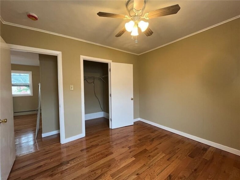 Building Photo - 1104 S Broadway