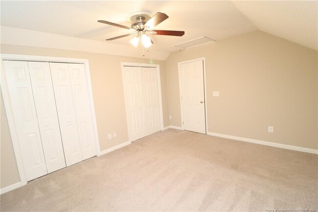 Building Photo - 211 Amberglow Pl