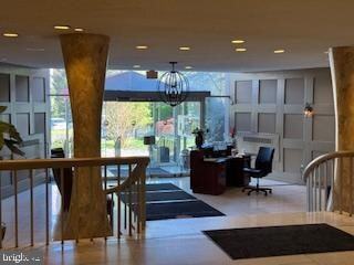 Building Photo - 100 West Ave