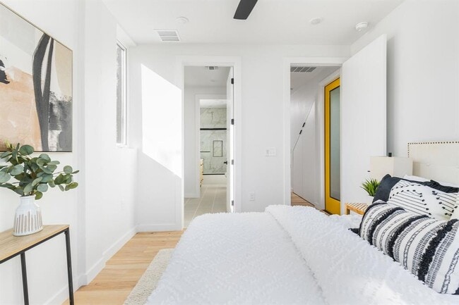 Building Photo - 1205 Perez St