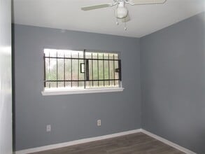 Building Photo - 6315 Roughlock St