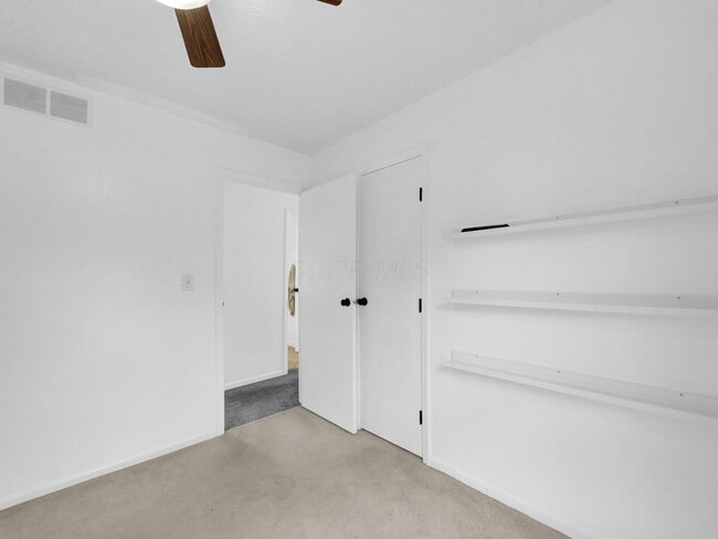 Building Photo - 6880 Pine Bark Ln