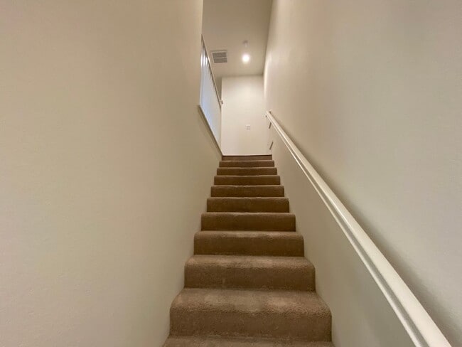 Building Photo - SUNNYVALE - executive townhome with amazin...