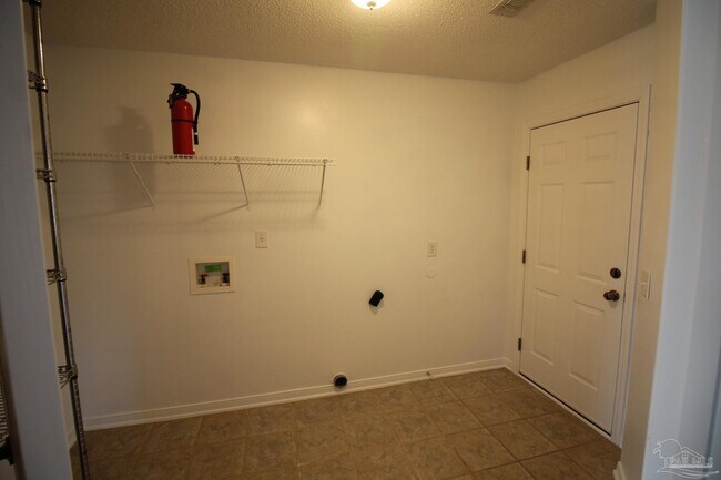 Building Photo - 3329 Tiller Ct