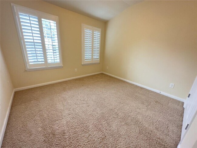 Building Photo - 4239 Laurel Creek Ct SE