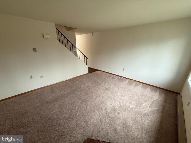 Building Photo - 114 W Vine St