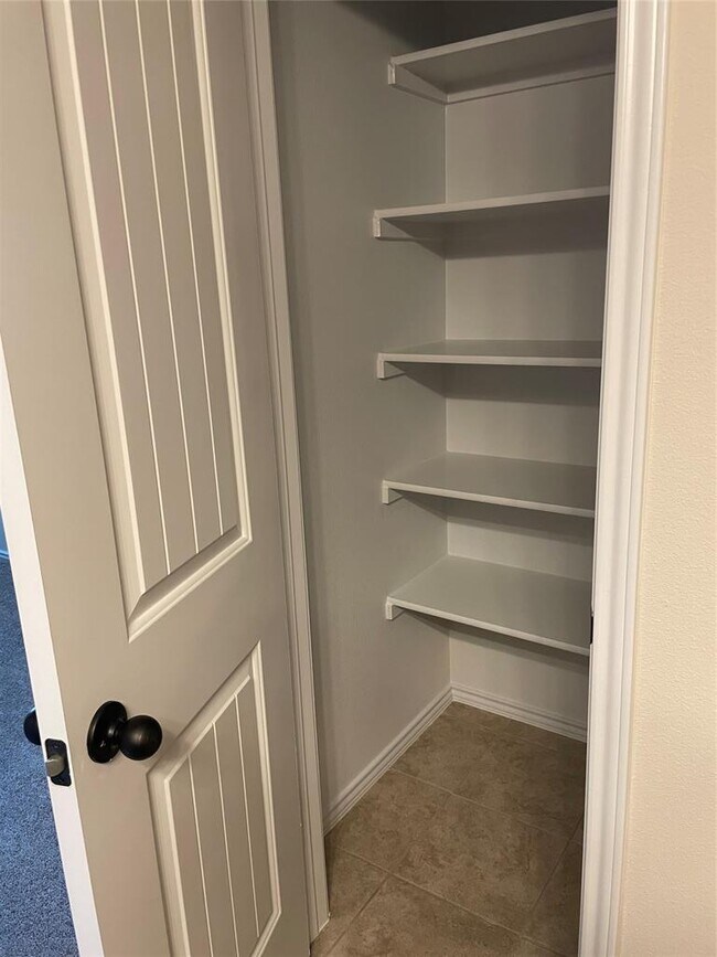 Building Photo - 3473 Pauling Loop