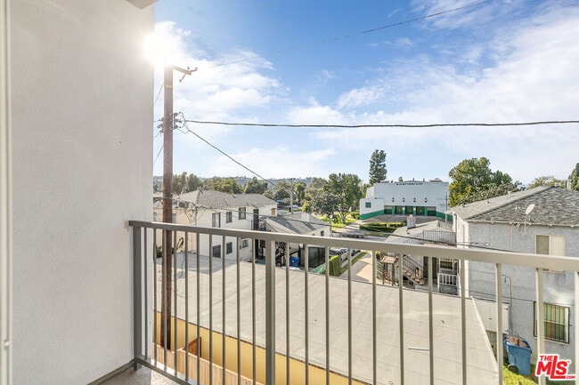 Building Photo - 3567 Chesapeake Ave