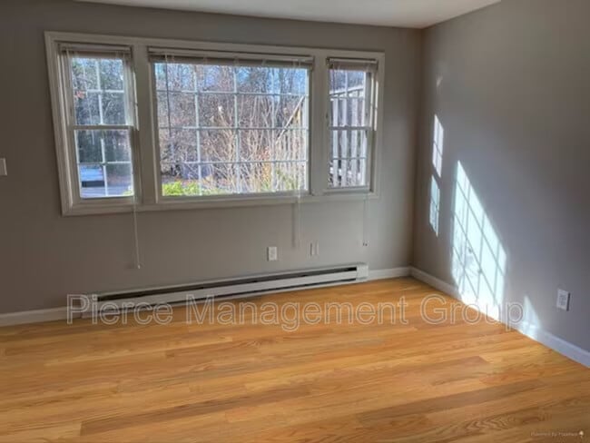 Building Photo - 9 Bayberry Ln