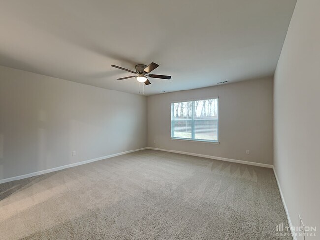 Building Photo - 127 Harvest Cir