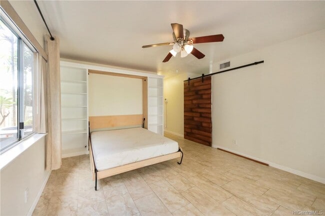 Building Photo - A?eloa, Kapolei - Single Family Home on the Golf Course