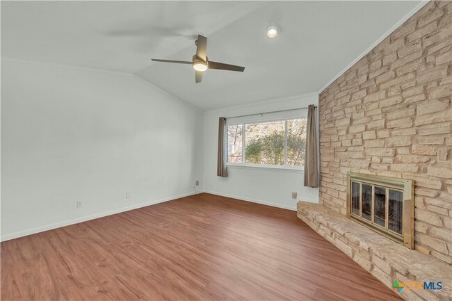 Building Photo - 513 Red River Rd