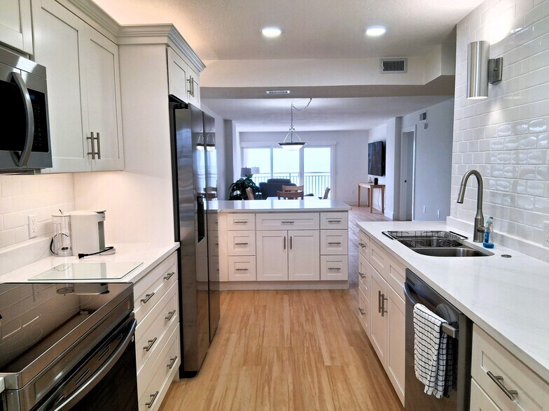 Building Photo - 19 Whispering Sands Dr