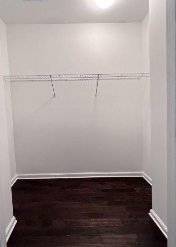 Building Photo - 1209 Summit Ave