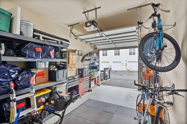 Building Photo - 9502 Lee Ct