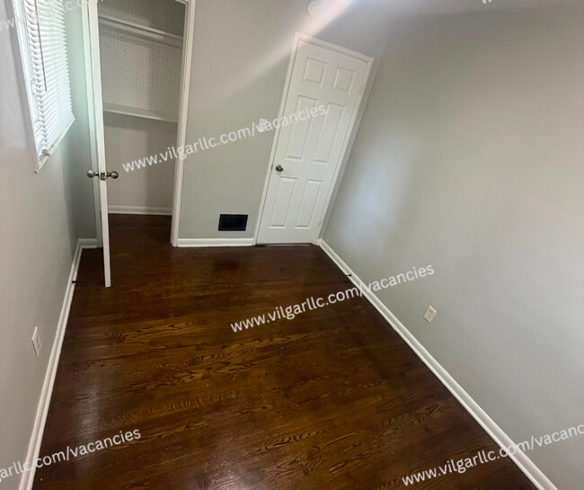Building Photo - Newly updated 5 Bedrooms, 2- Bathroom Home