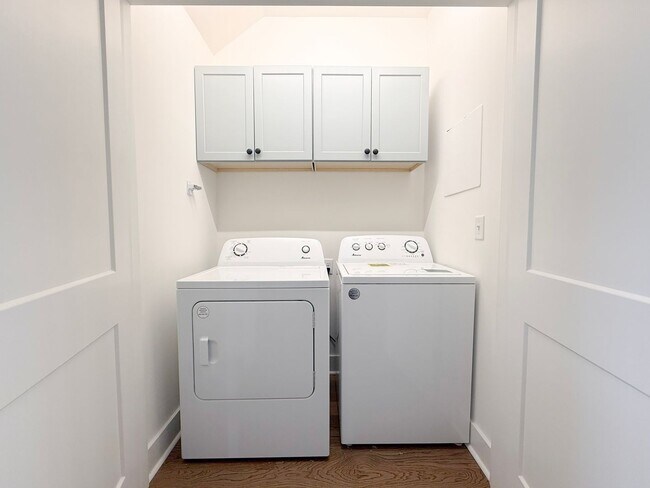 Building Photo - Spacious 4-Bedroom Home Near Tennessee Tech with Pool Access and Pet-Friendly Living