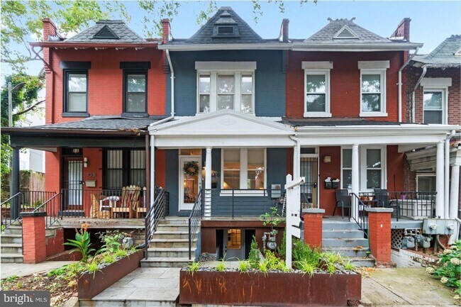 Primary Photo - 1029 Euclid St NW