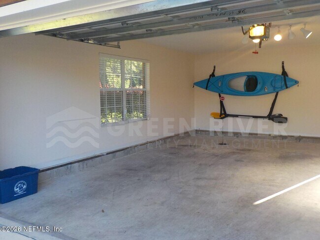 Building Photo - 1761 Oak Grove Dr S