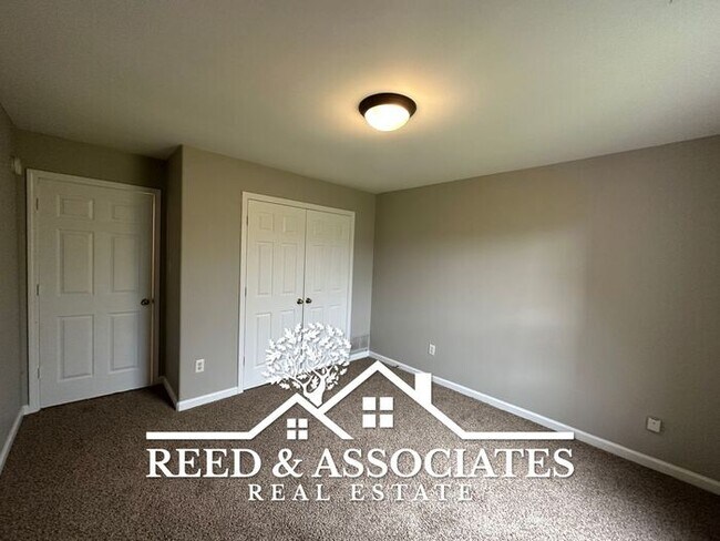 Building Photo - 4 Bedrooms in Southaven!