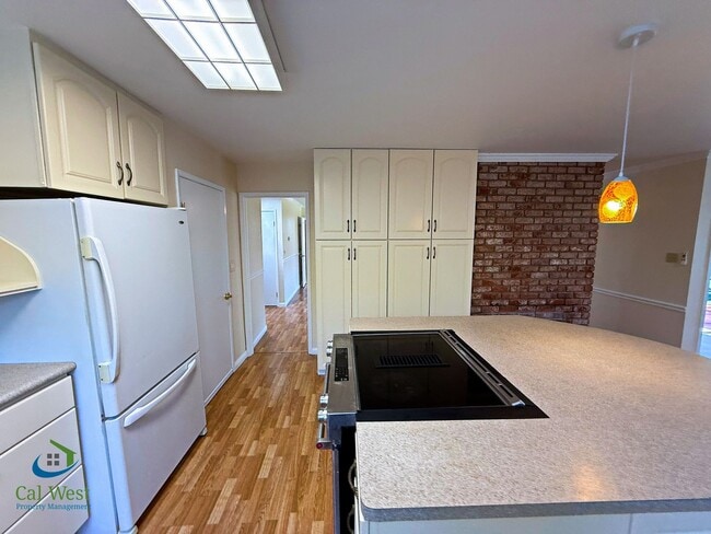 Building Photo - 5331 Rimwood Dr