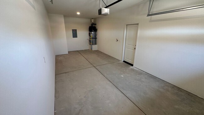 Building Photo - Coyote Run Duplexes 6000