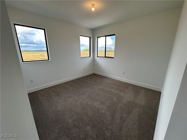 Building Photo - 5835 Cassidy Ln