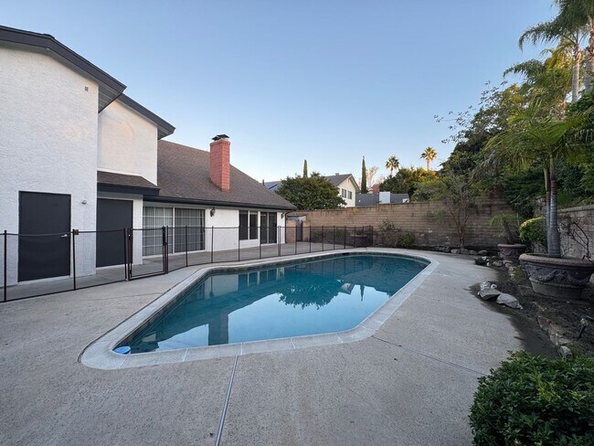 Building Photo - Stunning 5Bd/3.5Ba Home in Laguna Hills with a Pool and Elevator!