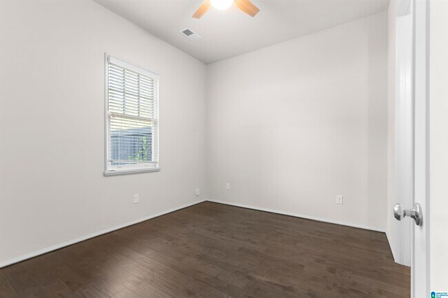 Building Photo - 1348 Calash Ave