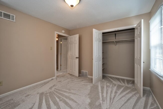 Building Photo - 2598 Cedar Ridge Dr