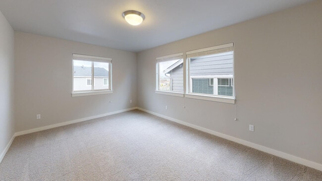 Building Photo - Sonny Estates: Stylish Floor-Plan, Easy Commute To Nike & Intel, Central Air, Small Dog w/ Pet Re...
