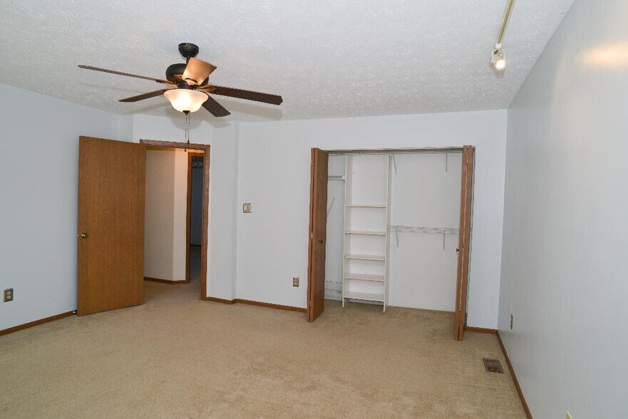Master Bedroom - 152 Villa Dr