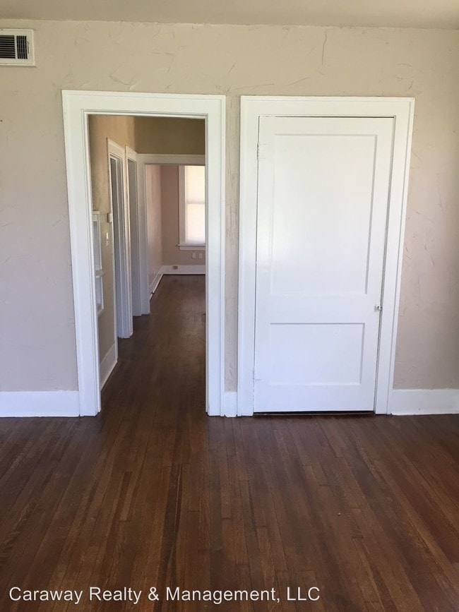 Building Photo - 645 Ratcliff St