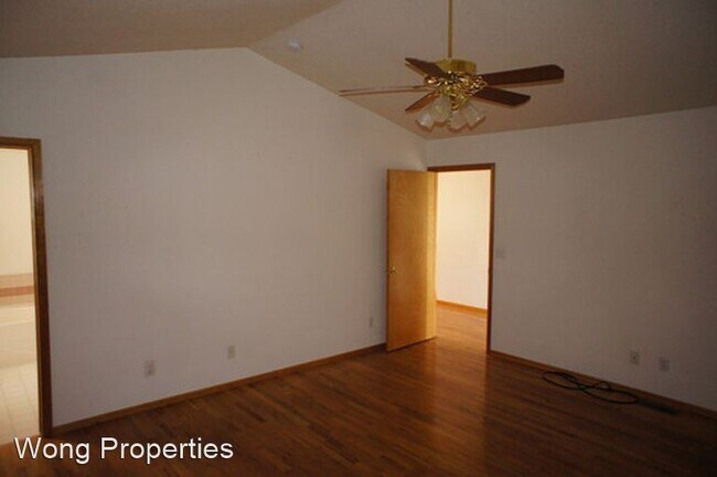 Building Photo - 3 br, 3 bath House - 5177 S. Liverpool Way...