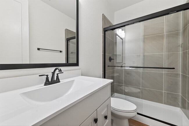 Building Photo - 2210 Cherry Brg Ln