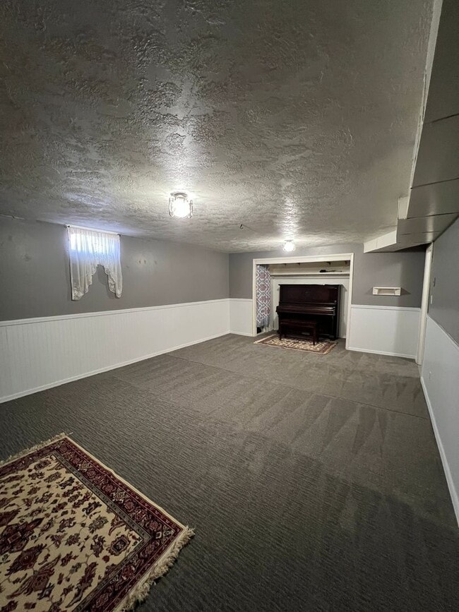 Building Photo - Charming 4-Bed, 1.5-Bath Home on the Outsk...