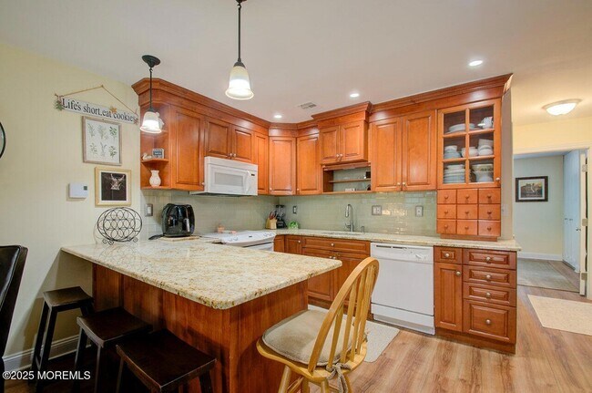 Building Photo - 888B Inverness Ct