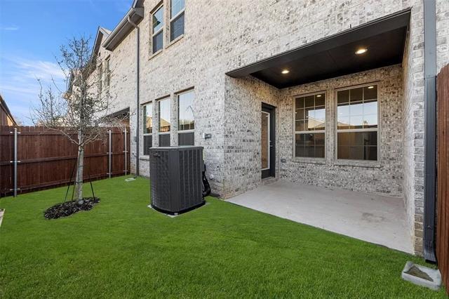 Building Photo - 521 Sandiford Ct