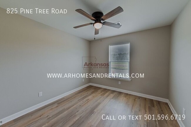 Building Photo - 825 Pine Tree Rd